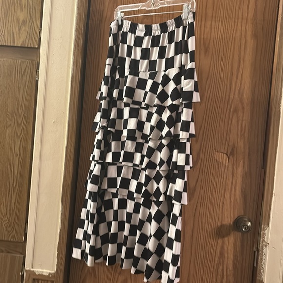 Paniz ruffled skirt size  XL - Picture 4 of 4